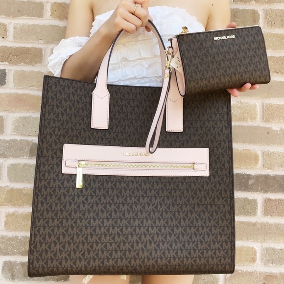 Michael Kors Handbags - Michael Kors Kenly XL Tote Graphic Logo MK Pink + Double Zip Wristlet